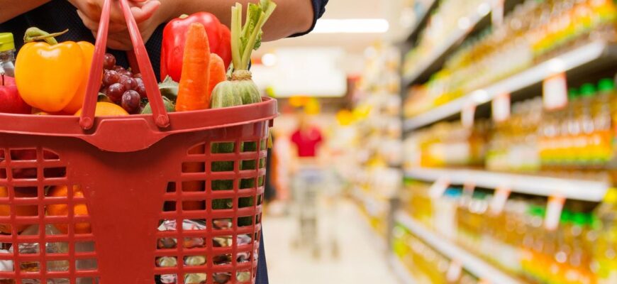 Проблеми з продуктами в Україні: чи подорожчає їжа та чи потрібно робити запаси Проблеми з продуктами в Україні: чи подорожчає їжа та чи потрібно робити запаси