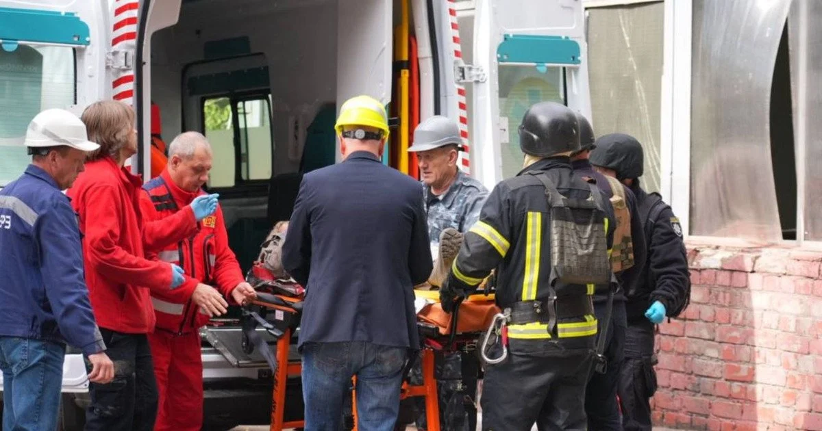Посеред дня без повітряної тривоги ворог ударив по «Укрзалізниці» в Запоріжжі: є тяжкопоранені
