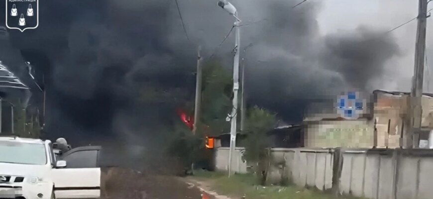Четверо поранених та масштабна пожежа: армія РФ ударила КАБами по Сумах