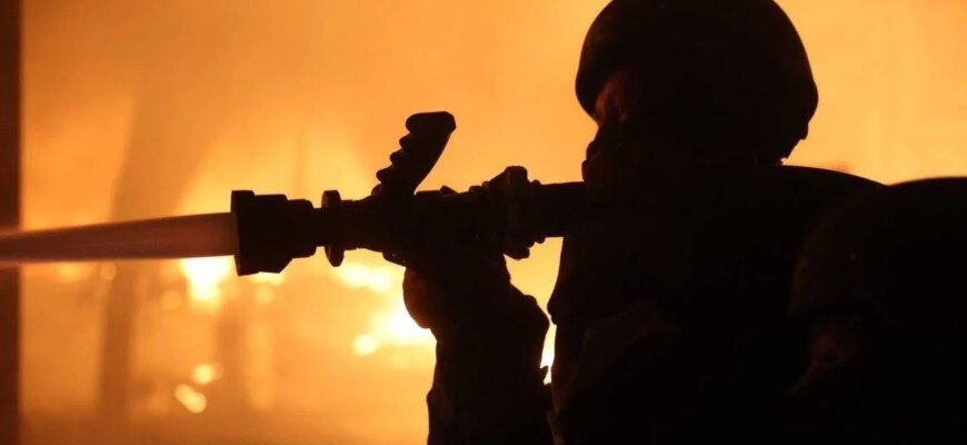 «Удар по торговельному центру» — РФ посеред дня атакувала велике місто