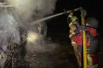У ДСНС розповіли про наслідки атаки РФ на Київщині: знищено сім вантажівок, постраждав логістичний комплекс