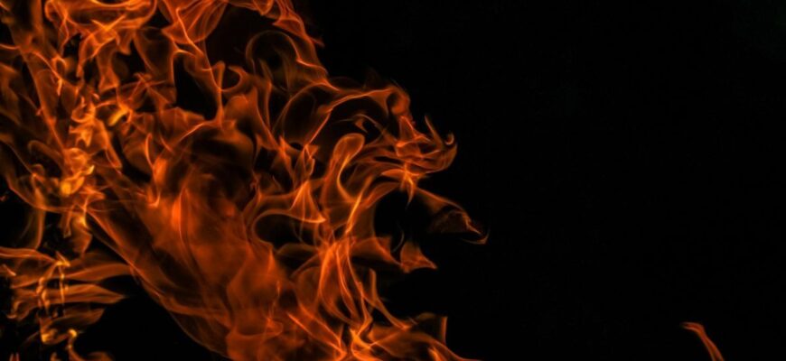 У Балаклії влада з’ясовує наслідки нічного удару РФ по мікрорайону У Балаклії влада з’ясовує наслідки нічного удару РФ по мікрорайону