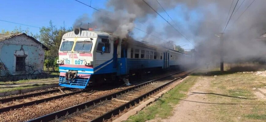 Російські війська атакували приміський поїзд на Харківщині та поранили пасажирів