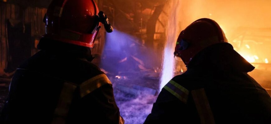 У Кременчуцькому районі безпілотник впав біля будинків: поранена трирічна дівчинка У Кременчуцькому районі безпілотник впав біля будинків: поранена трирічна дівчинка