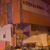 Російський безпілотник влучив у ТРЦ у Сумах, є загиблі та поранені