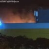 Російські війська завдали удару по торговельному центру в Запоріжжі, спалахнула масштабна пожежа