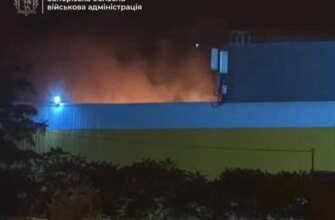 Російські війська завдали удару по торговельному центру в Запоріжжі, спалахнула масштабна пожежа Російські війська завдали удару по торговельному центру в Запоріжжі, спалахнула масштабна пожежа