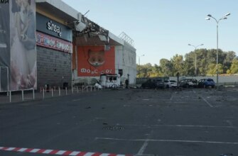 Російський дрон удруге за день влучив у ТРЦ у Сумах, виникла пожежа