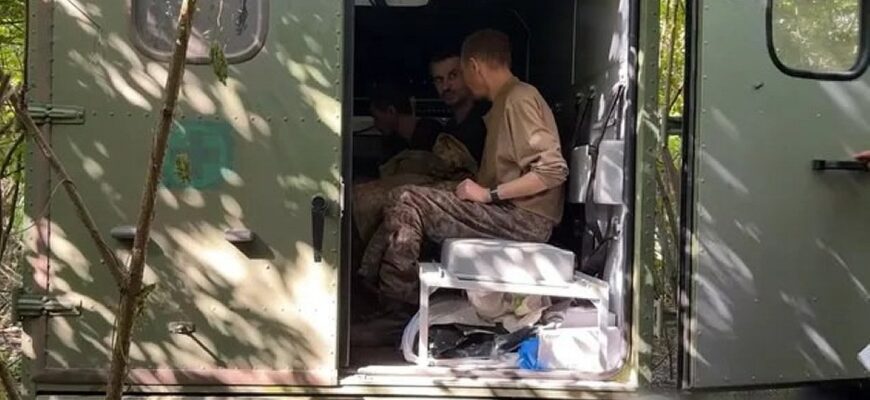 Бійці полку «Скеля» витягли з оточення понад два десятки побратимів і захопили полонених