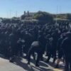 Там справжній «Майдан»: сотні активістів у чорному одязі та балаклавах заблокували дороги. Відео