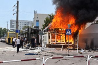 Вночі російський дрон вдарив по центру Звягеля: тіла загиблих лежали просто на дорозі