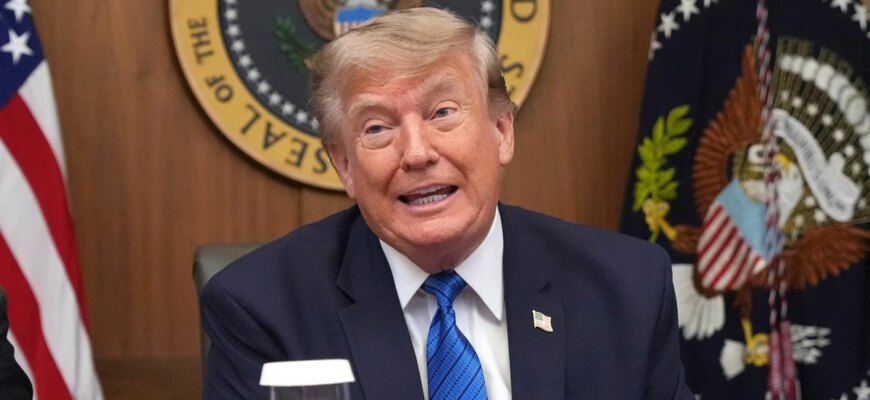 Трамп закликав припинити «дурну війну» в Україні та налагодити стосунки з Москвою Трамп закликав припинити «дурну війну» в Україні та налагодити стосунки з Москвою