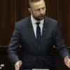 «Цькуйте українців й далі»: глава Міноборони Польщі виголосив емоційну промову в Сеймі