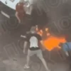У Києві чоловік голими руками відтягнув палаючий уламок «Шахеда» від автівки