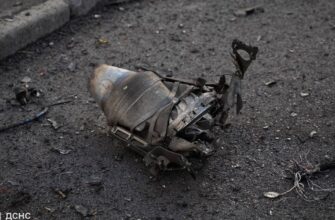 У КМВА підтвердили госпіталізацію двох постраждалих через падіння уламків дрона в Києві