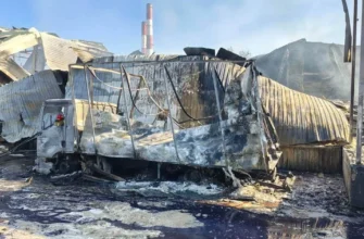 Російський дрон повністю зруйнував у Києві склад із дитячими іграшками