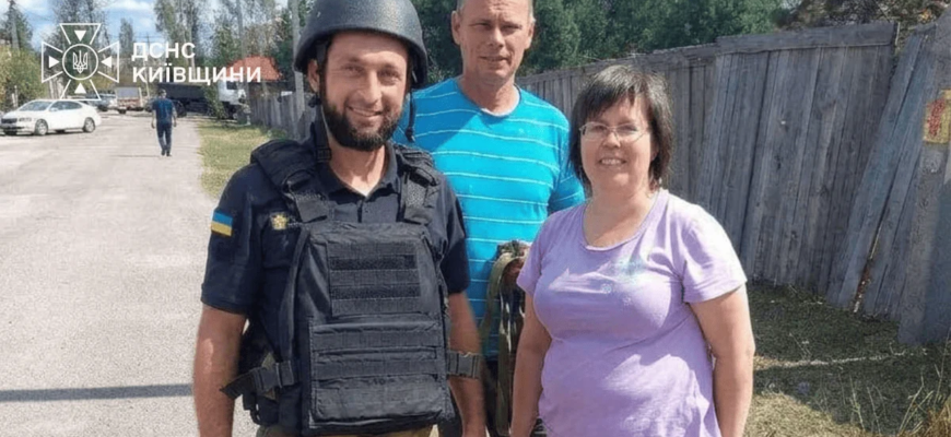 «Цілий і неушкоджений — він знову був на волі»: у Милі під Києвом врятували песика з ями