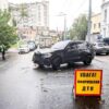 Під час виїзду на головну дорогу в Рівному легковик BMW протаранив мотоцикліста