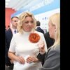 Вбрання, макіяж і зморшки: у Мережі жваво обговорюють нові фото Захарової з форуму