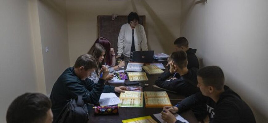 У МОН розробили нові правила навчання для шкіл через часті повітряні тривоги