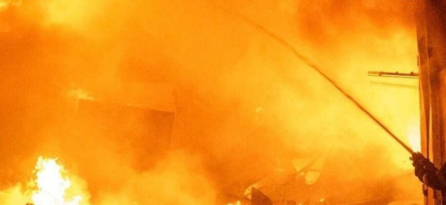 Ворожа армія завдала удару по Київщині та спричинила пожежі у трьох районах