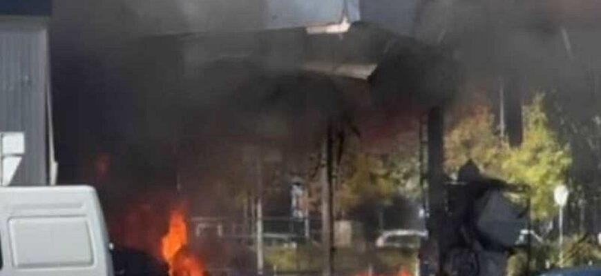 Дві ворожі атаки за день – під удар у Києві потрапила АЗС біля ТРЦ