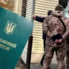 «За що воює мій тато?»: 21-річний син військового зі Львова повідомив про удар та перцевий газ в очі від працівників ТЦК