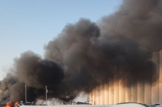 Пожежа на харчовому підприємстві на Житомирщині — ворог завдав удару по цивільному об’єкту