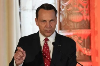 Сікорський не погодився з Трампом щодо ударів України по російських НПЗ