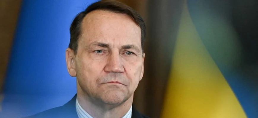 Очільник МЗС Польщі запасається рисом і готується до загроз із боку Росії