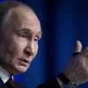 Зустріч Зеленського з Путіним: у Кремлі озвучили головну умову після заяви президента