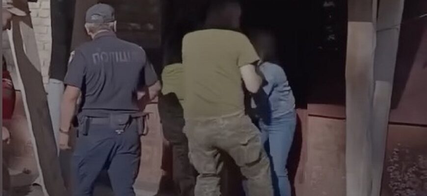 У Львові військовий застосував силу до жінки на вулиці, а в ТЦК заявили про її провокації зі сльозогінним газом