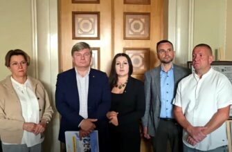 Уряд поїхав на саміт у Буковель замість звіту перед Верховною Радою