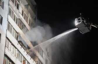 Російський дрон влетів у житлову багатоповерхівку в Києві, є загиблі та постраждалі