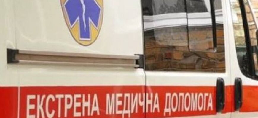 Ворожий удар по Чугуєву: постраждала жінка, спалахнула пожежа та пошкоджено житлові будинки