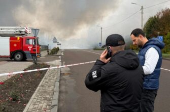Росіяни поцілили прямо в ТРЦ у Рівному: є поранені, місто накриває загроза через удар