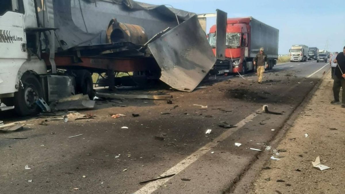 Ворог кілька разів ударив по автомагістралі на Одещині: серед поранених є важкі