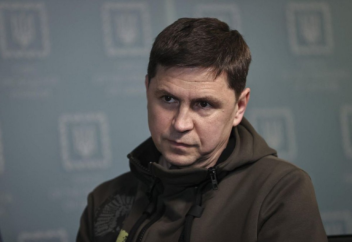 Скандал навколо Подоляка: до Зеленського надійшло термінове звернення