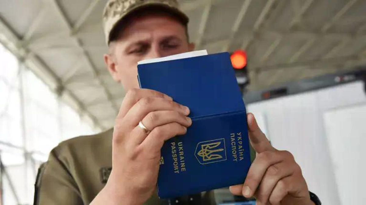Виїзд чоловіка без дружини з інвалідністю: юристи назвали умову