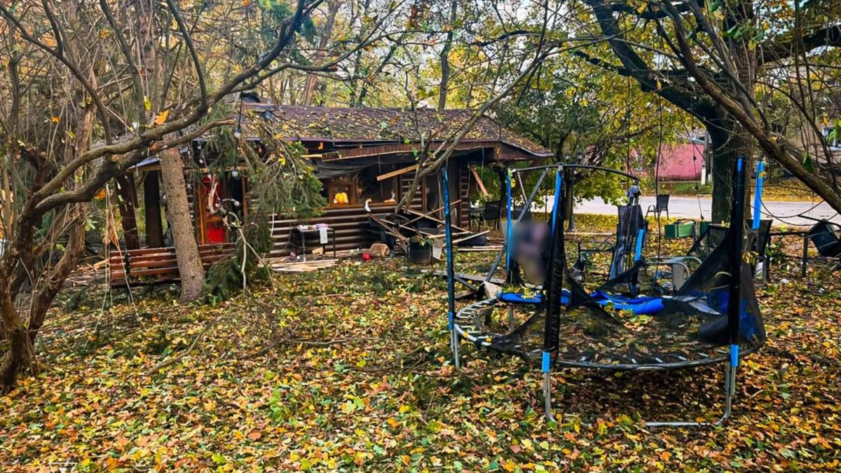Дрон ударив просто по дитячому візочку в парку на Харківщині: серед жертв є немовля!