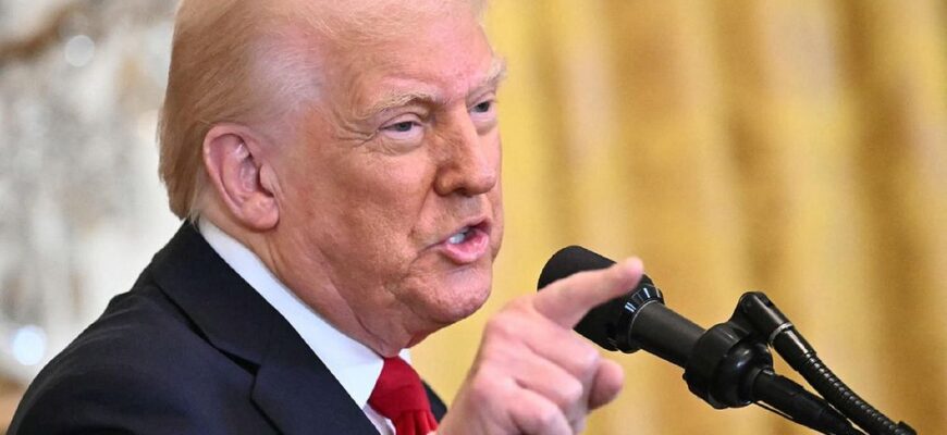 Трамп каже, що Росія поводиться нормально і майже нічого не робить щодо України