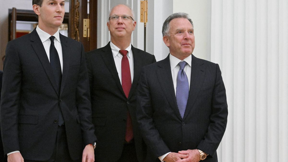 Таємні перемовини США й Росії: війну в Україні відсунули на другий план