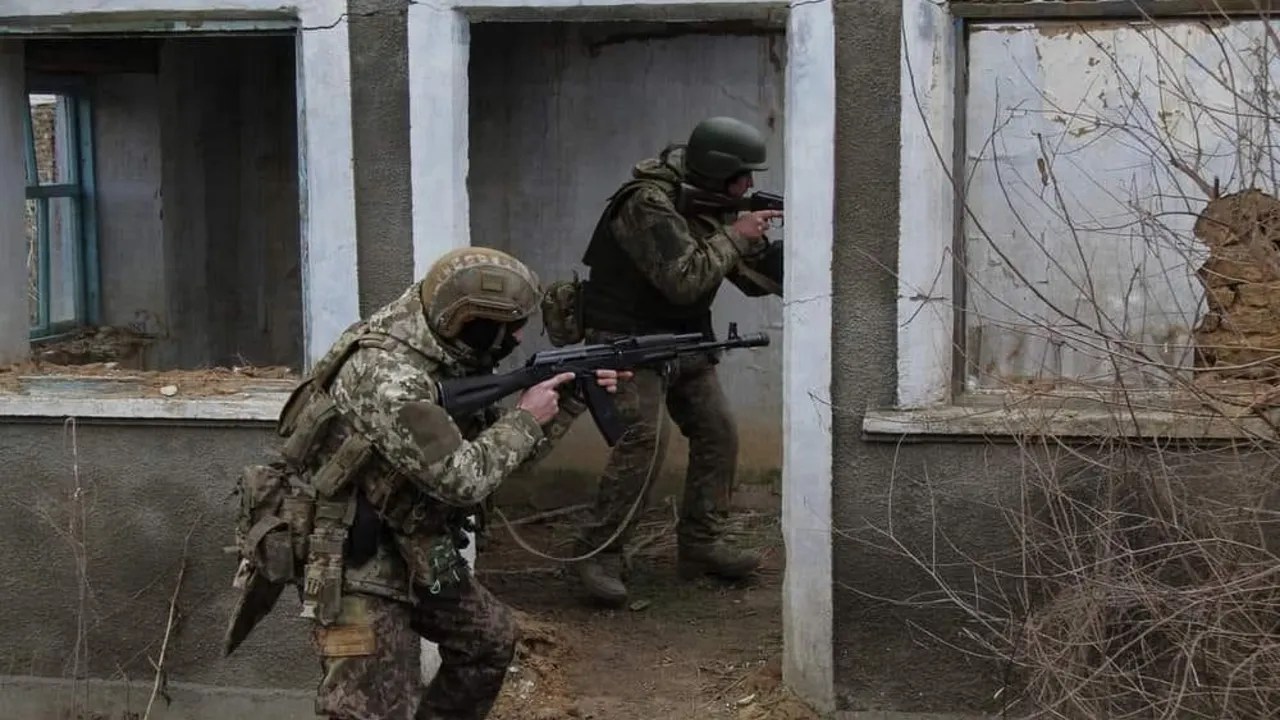 Окупанти просочилися в Купʼянськ підземним шляхом: розкрито несподівану лазівку ворога