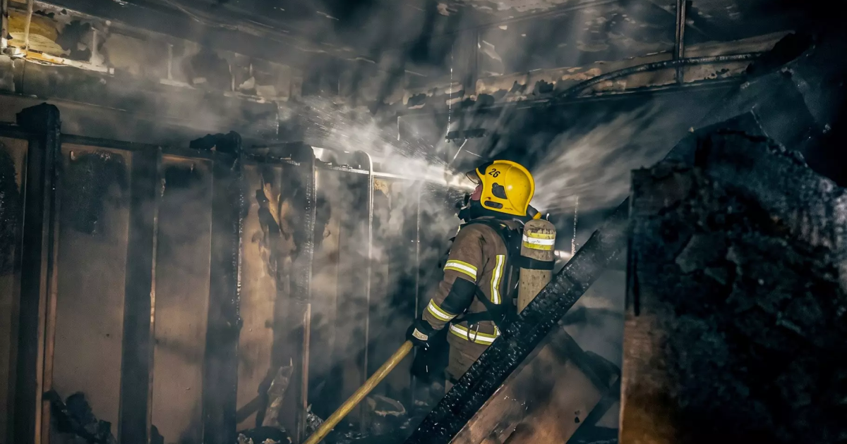 Удар по підприємству в Чорткові: спалахнула пожежа, є постраждалі!