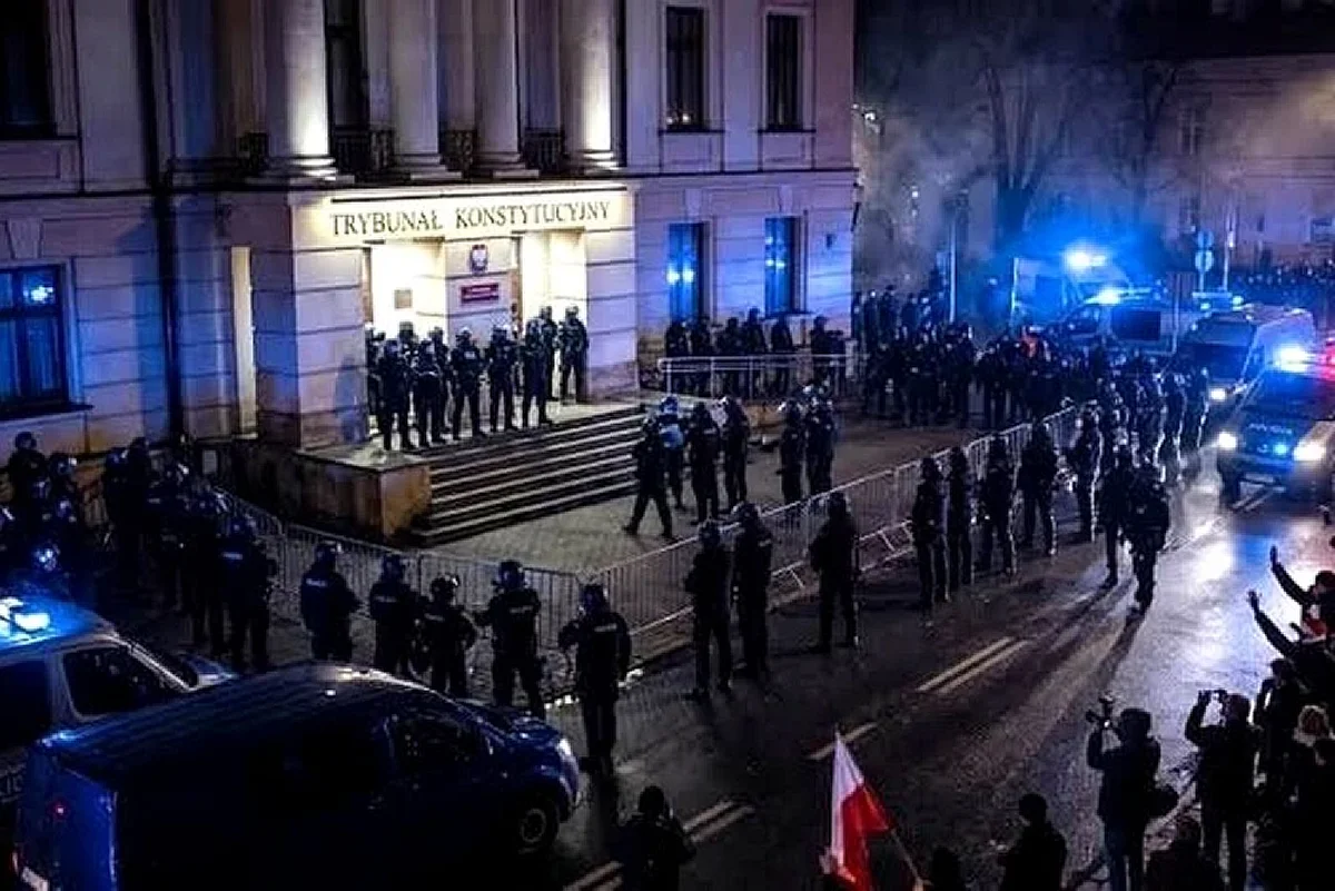 У Польщі спалахнула гостра криза: опозиція звинувачує уряд Туска у держперевороті