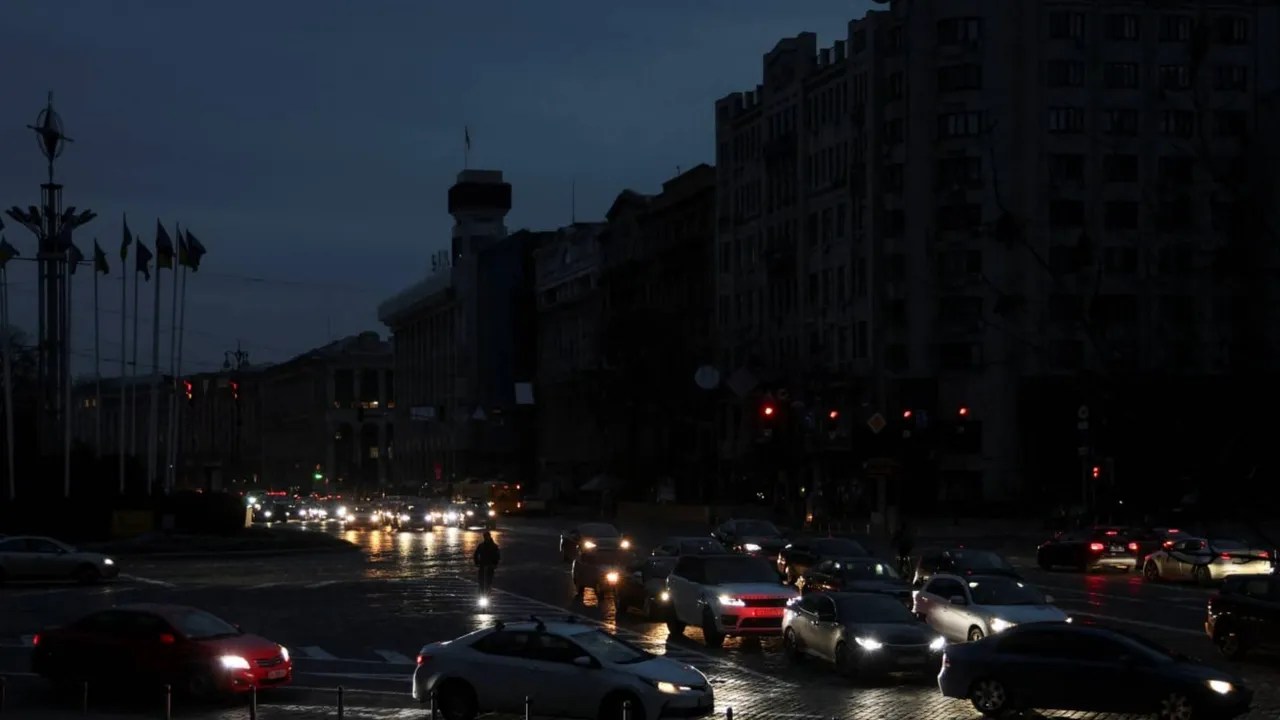 Чому на заході світло є, а в інших областях вимикають: у Міненерго пояснили причину