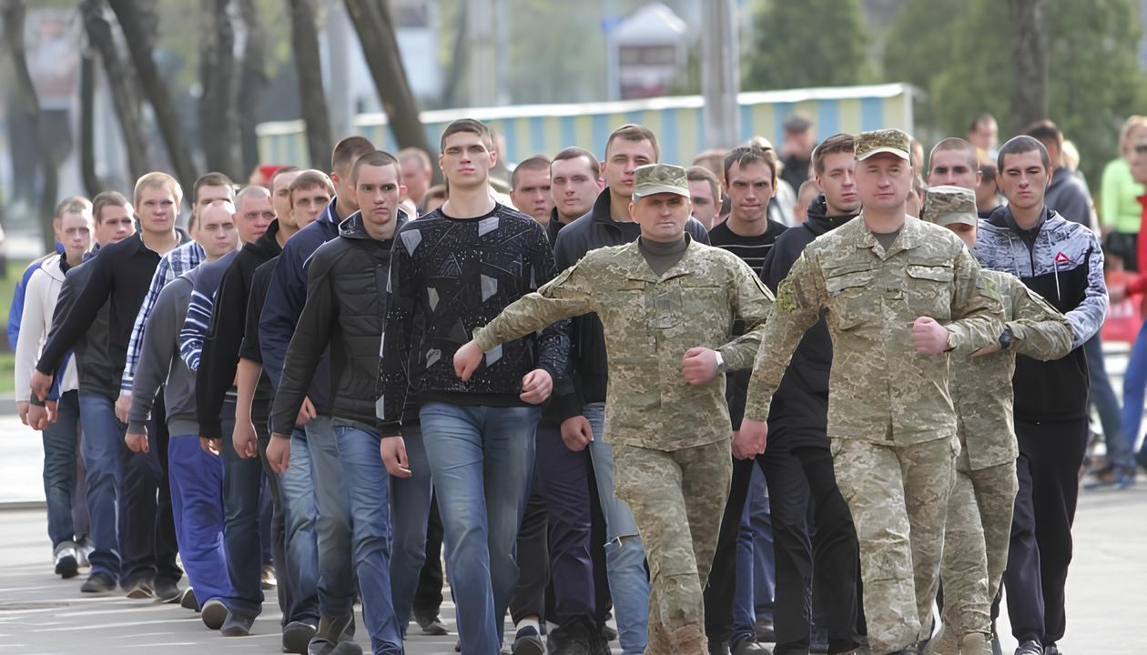 Мобілізація в Україні: Веніславський розкрив плани щодо вікових меж та призову жінок