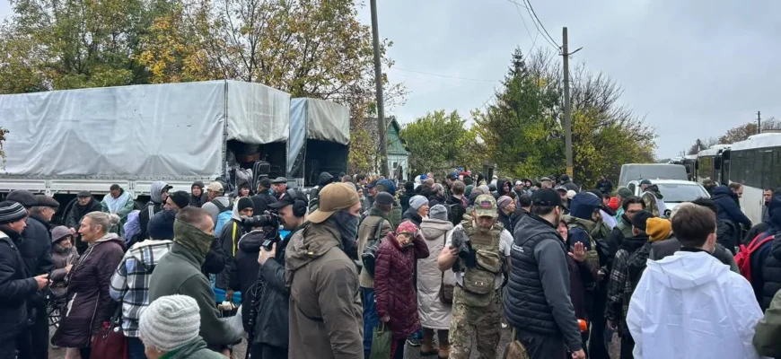 Останній літак із жителями Олешків сів у Білорусі: коли люди повертаються додому