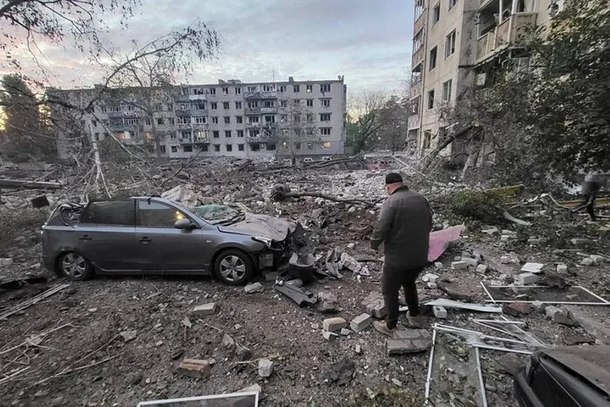 Удар припав просто в дитячий двір: усе довкола перетворилося на суцільні руїни!