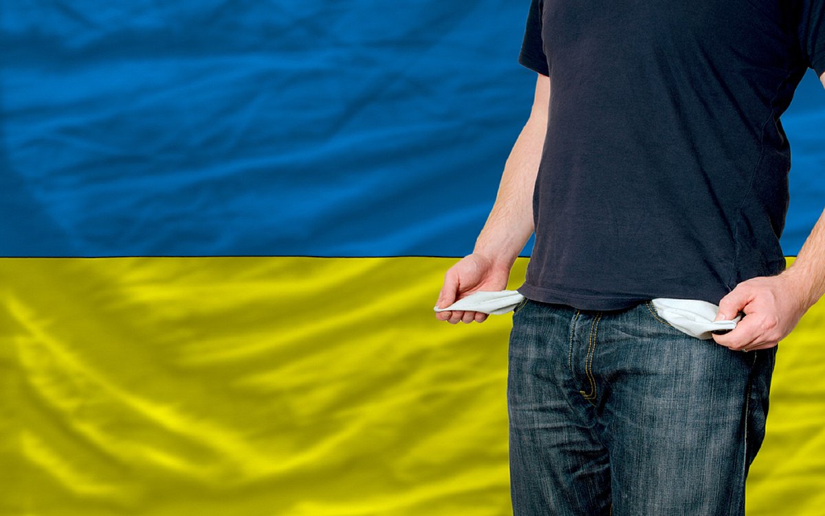 Списання боргів по-новому: гроші українців забиратимуть ще з одного місця